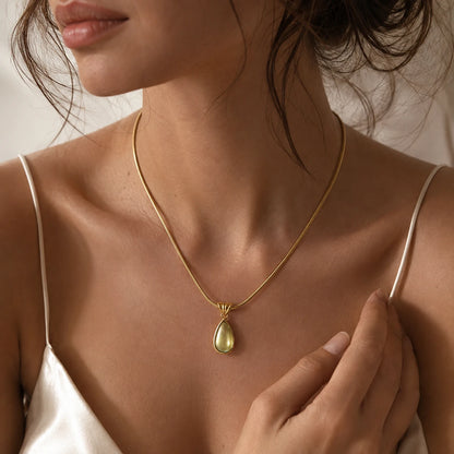 The Waterdrop Necklace